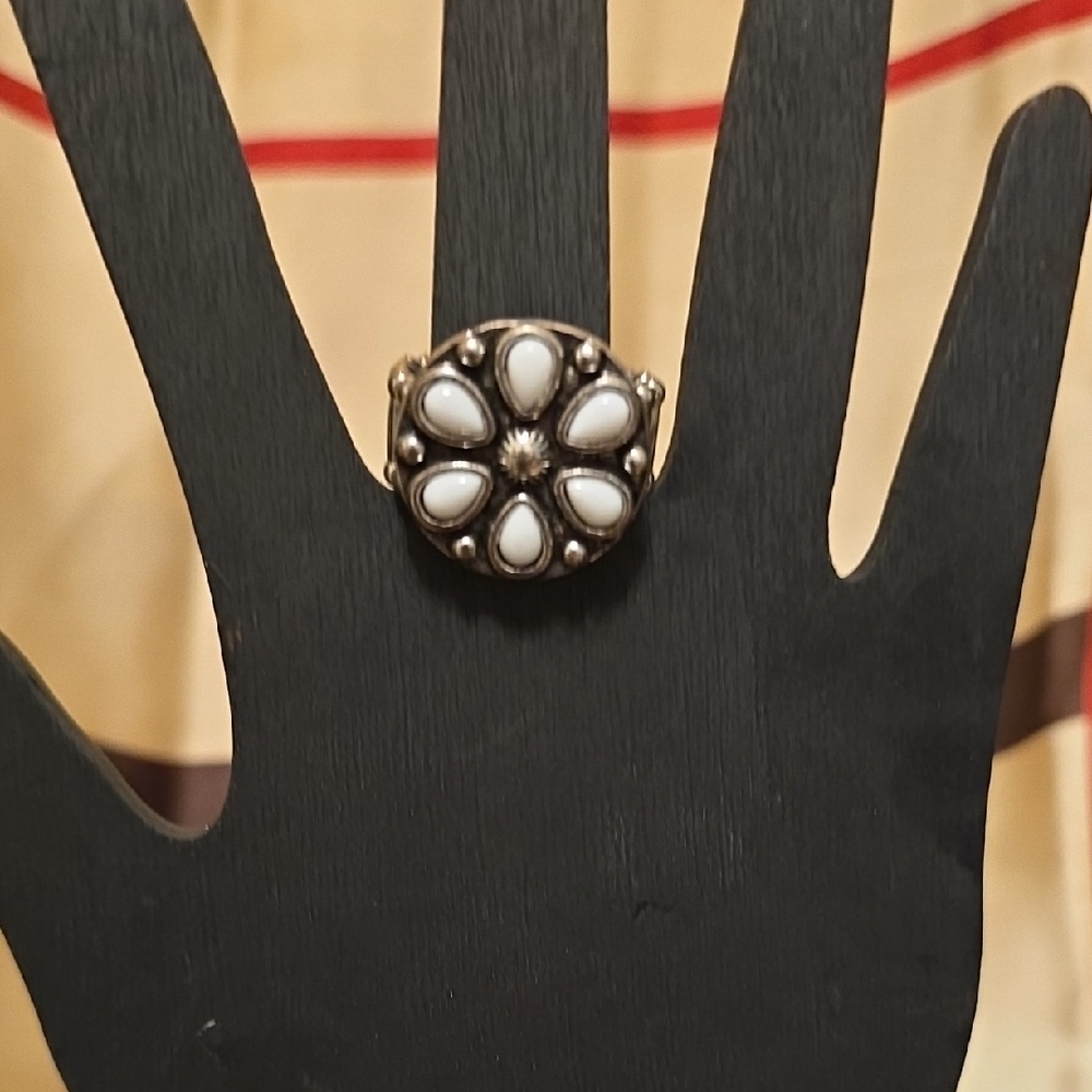 Paparazzi Silver and White Petal Ring